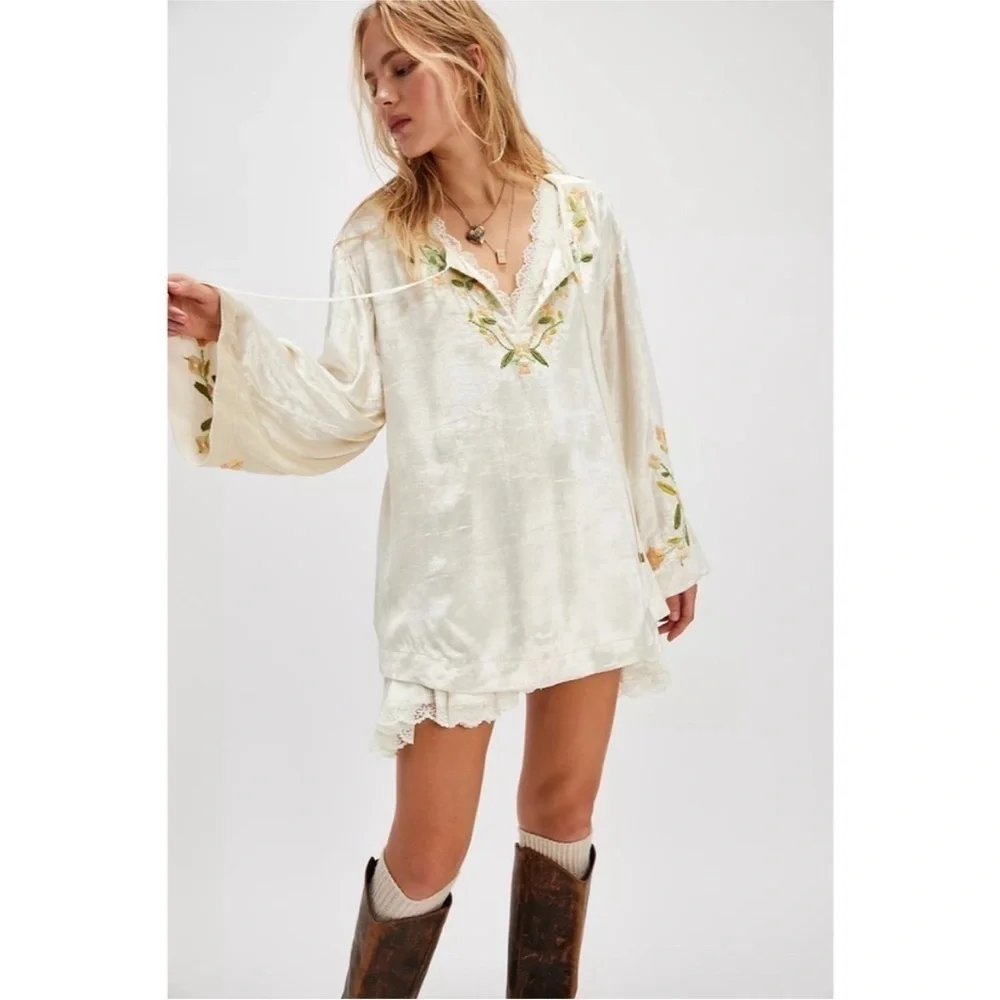 NWT FREE PEOPLE Ember Velvet Tunic with Floral Embroidery in Cream